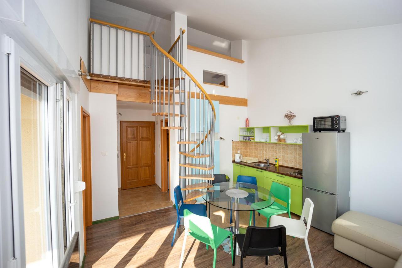 Smiley 2 Apartment Novalja Exterior photo